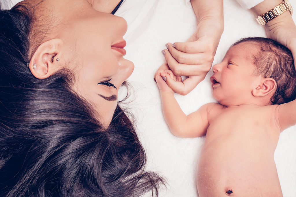 Baby Newborn Mutter Fotoshooting Duesseldorf